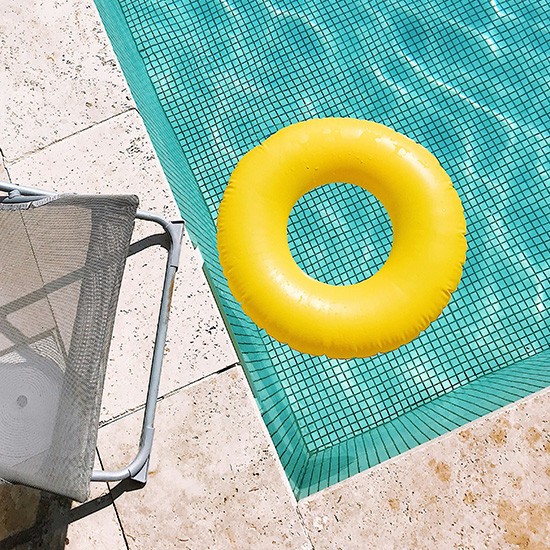 Τα must-have λευκά είδη ξενοδοχείου για το φετινό καλοκαίρι